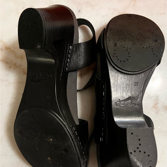 Dansko Black Women's Sandals - Picture 5 of 7